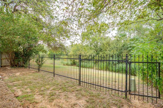 5720 Polo Club Drive, Arlington, TX 76017