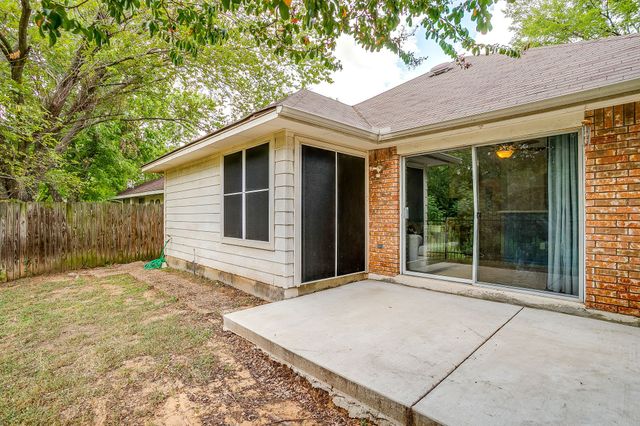 5720 Polo Club Drive, Arlington, TX 76017