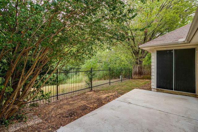 5720 Polo Club Drive, Arlington, TX 76017