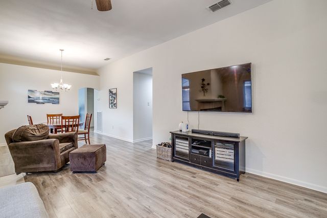 5720 Polo Club Drive, Arlington, TX 76017