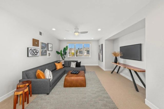 12833 Baywind, San Diego, CA 92130