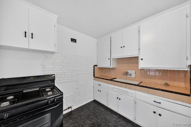 9178 Sussex Street, Detroit, MI 48228