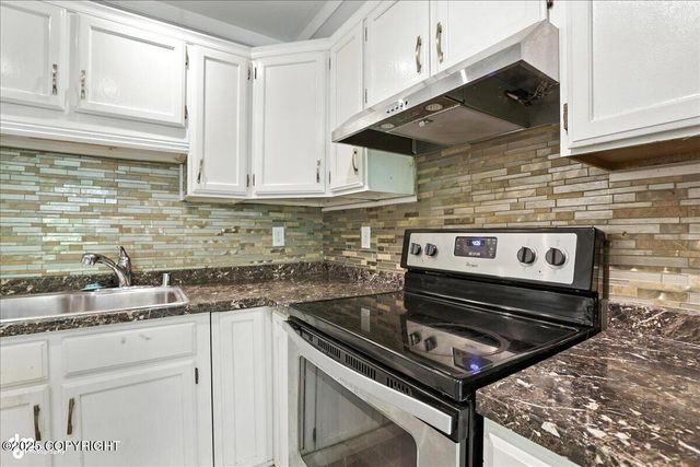 926 W 80th Avenue, Anchorage, AK 99518