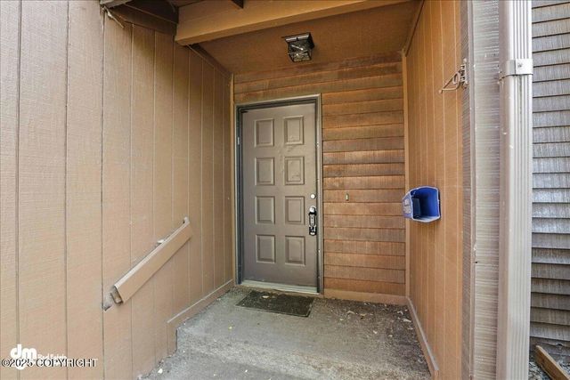 926 W 80th Avenue, Anchorage, AK 99518