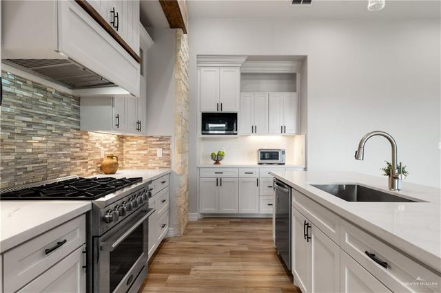 1214 Thacker Lane, Harlingen, TX 78552