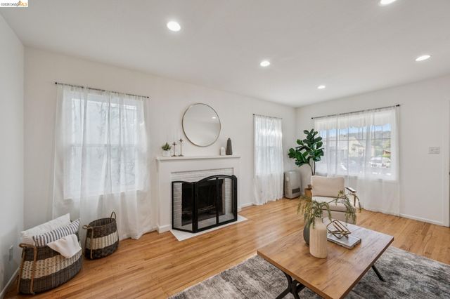 118 Ramona Ave, El Cerrito, CA 94530