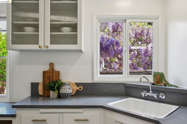 118 Ramona Ave, El Cerrito, CA 94530