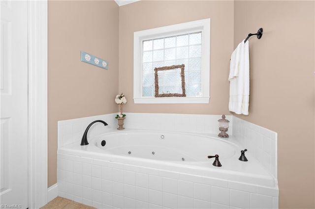 531 Oak Valley Boulevard, Advance, NC 27006