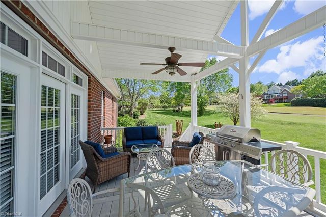 531 Oak Valley Boulevard, Advance, NC 27006
