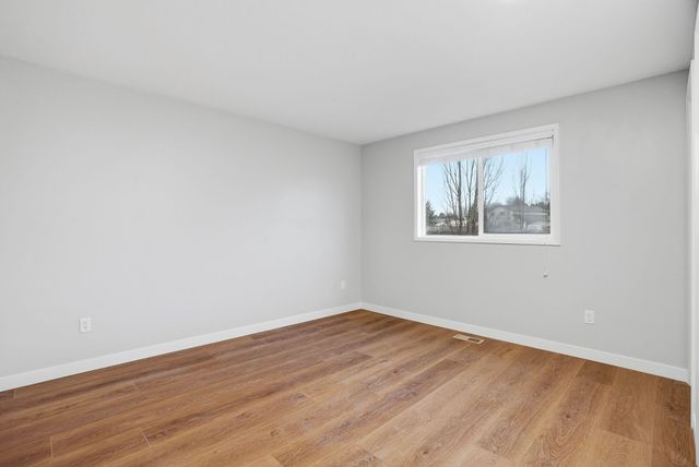 414 S Henry Rd, Greenacres, WA 99016