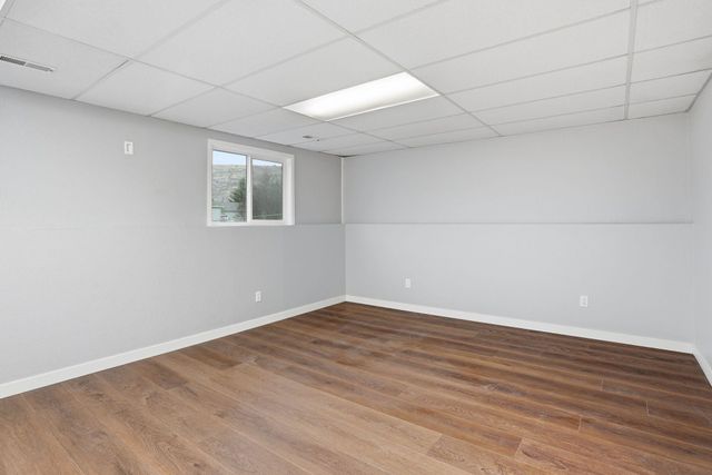 414 S Henry Rd, Greenacres, WA 99016