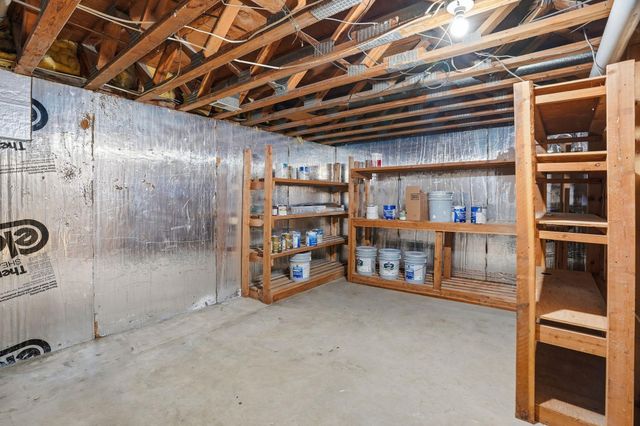 414 S Henry Rd, Greenacres, WA 99016