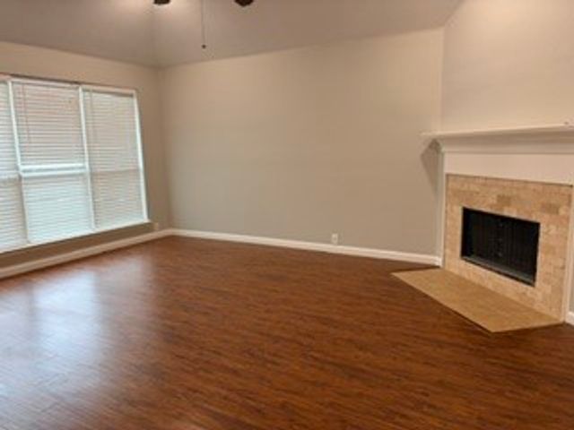1912 Oak Hollow Drive, Bedford, TX 76021