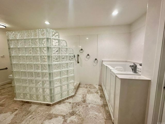 211 RG Lagrone Dr, Hamburg, AR 71646