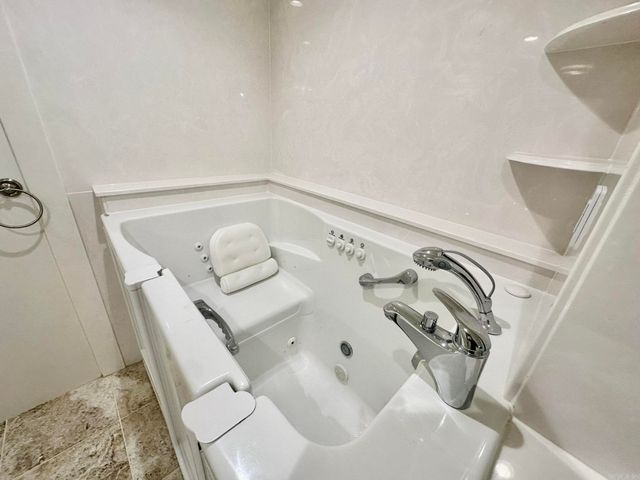 211 RG Lagrone Dr, Hamburg, AR 71646