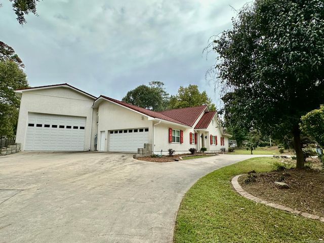 211 RG Lagrone Dr, Hamburg, AR 71646