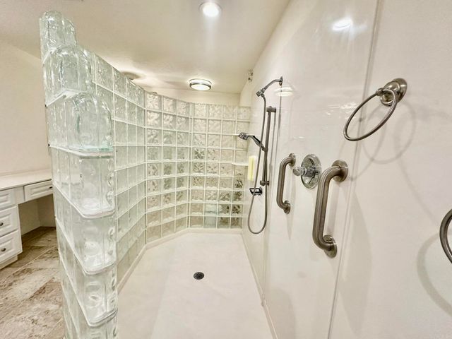 211 RG Lagrone Dr, Hamburg, AR 71646