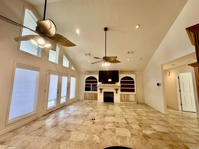 211 RG Lagrone Dr, Hamburg, AR 71646