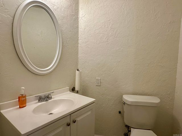 211 RG Lagrone Dr, Hamburg, AR 71646