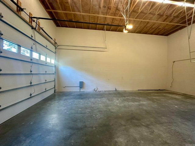 211 RG Lagrone Dr, Hamburg, AR 71646