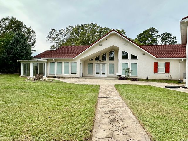 211 RG Lagrone Dr, Hamburg, AR 71646