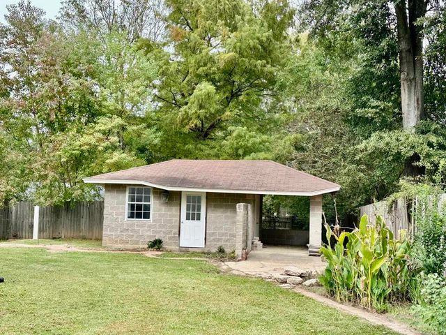 211 RG Lagrone Dr, Hamburg, AR 71646