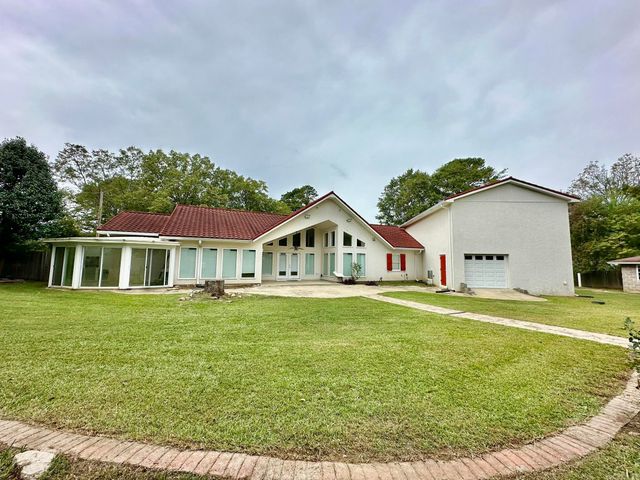 211 RG Lagrone Dr, Hamburg, AR 71646