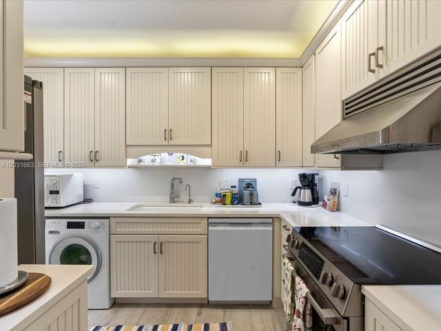 2160 Ibis Isle Road 3, Palm Beach, FL 33480