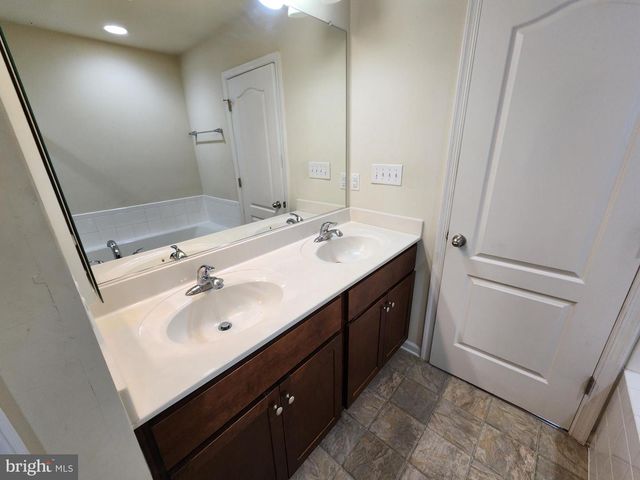 104 O'FLANNERY CT, Martinsburg, WV 25403