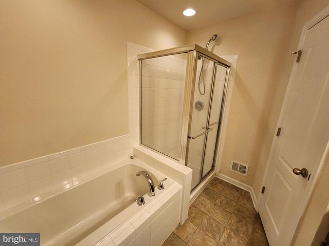 104 O'FLANNERY CT, Martinsburg, WV 25403