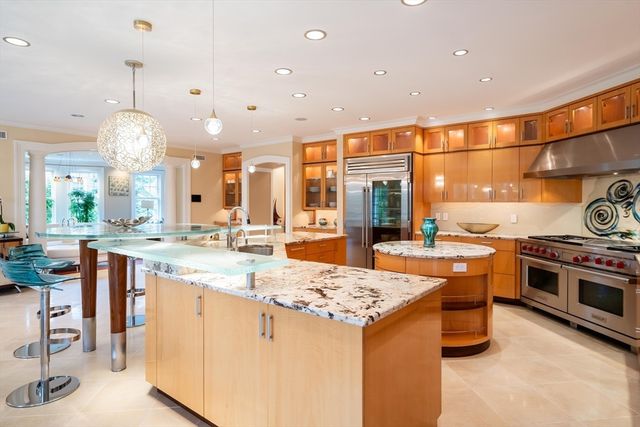 16 Meriam St, Lexington, MA 02420
