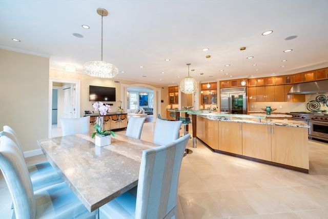 16 Meriam St, Lexington, MA 02420