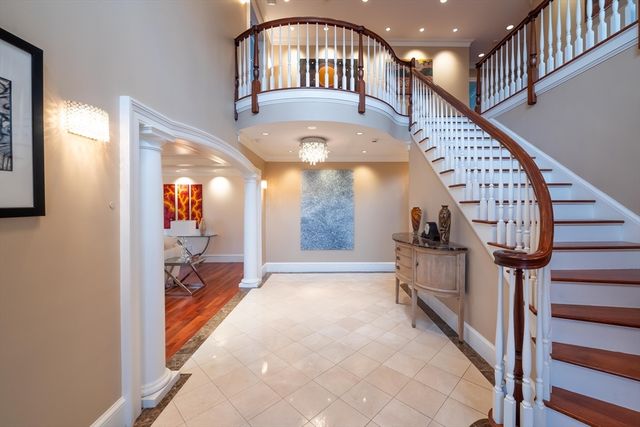 16 Meriam St, Lexington, MA 02420