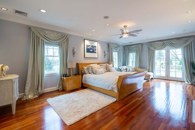 16 Meriam St, Lexington, MA 02420