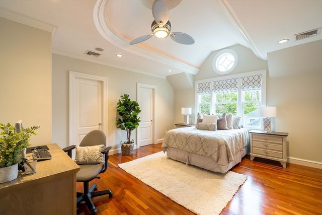16 Meriam St, Lexington, MA 02420