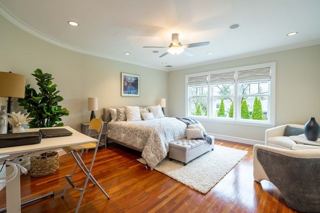 16 Meriam St, Lexington, MA 02420
