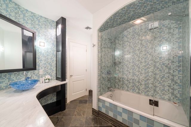 16 Meriam St, Lexington, MA 02420