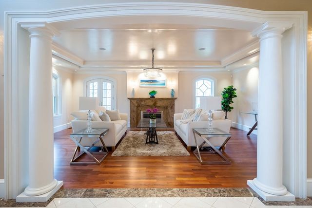16 Meriam St, Lexington, MA 02420