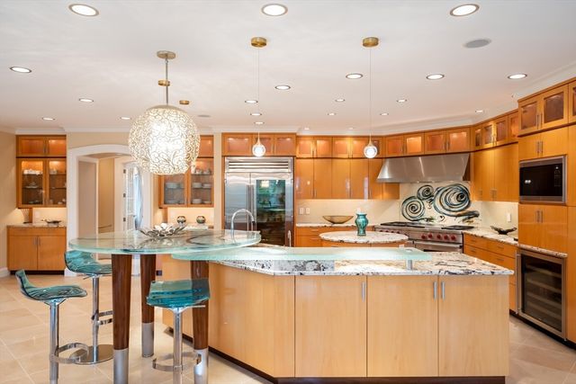 16 Meriam St, Lexington, MA 02420