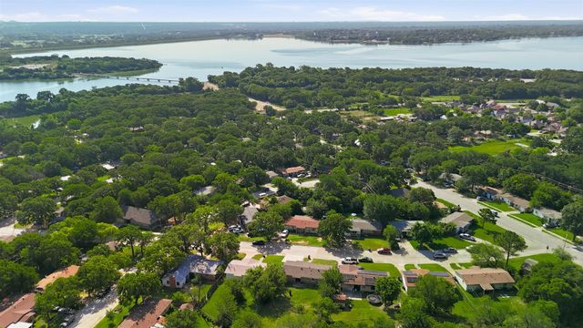 2308 Tanneyhill Lane, Fort Worth, TX 76112