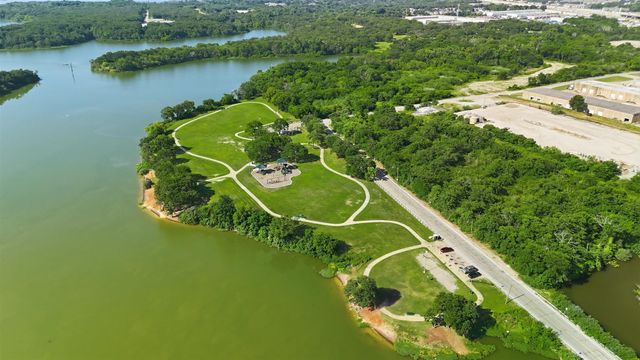 2308 Tanneyhill Lane, Fort Worth, TX 76112