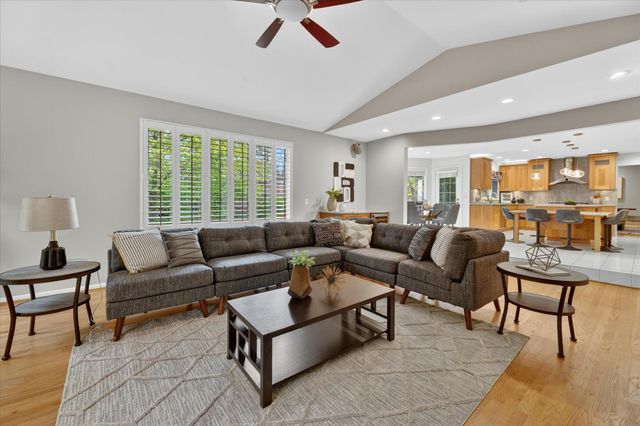 1452 Lockmoor Drive, Troy, MI 48084
