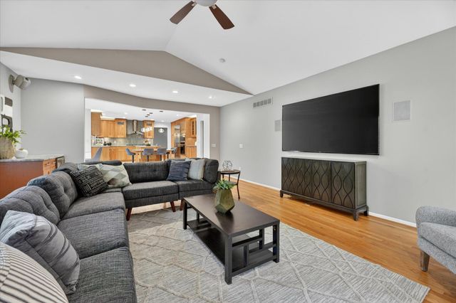 1452 Lockmoor Drive, Troy, MI 48084