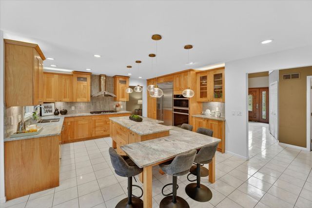 1452 Lockmoor Drive, Troy, MI 48084