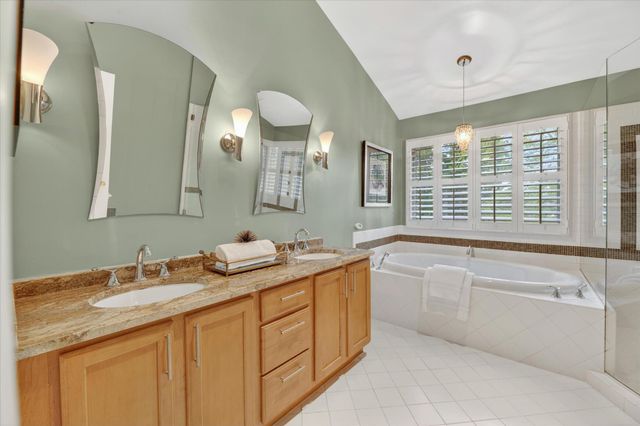 1452 Lockmoor Drive, Troy, MI 48084