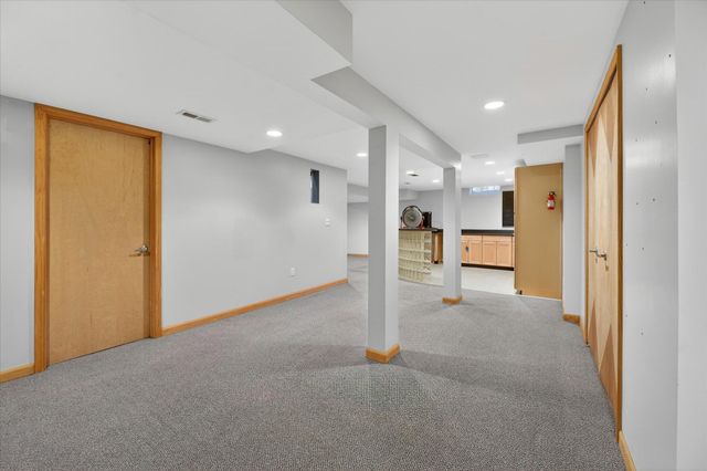 1452 Lockmoor Drive, Troy, MI 48084