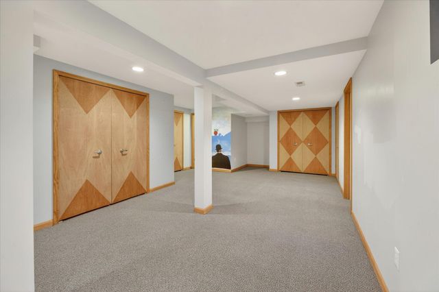 1452 Lockmoor Drive, Troy, MI 48084
