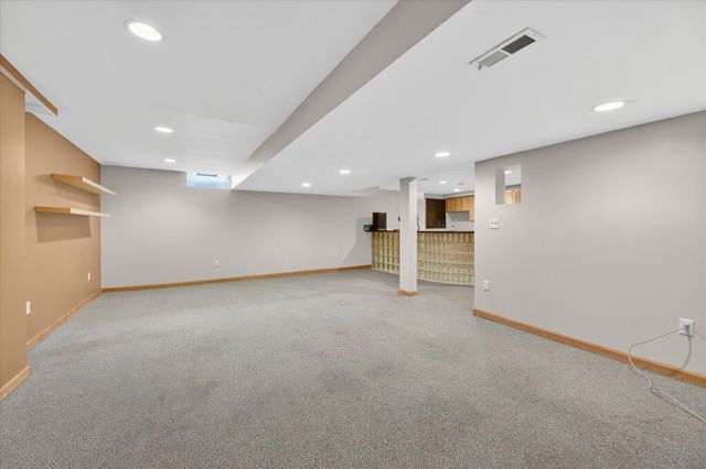 1452 Lockmoor Drive, Troy, MI 48084