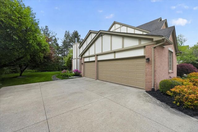 1452 Lockmoor Drive, Troy, MI 48084