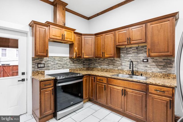 216 N 11TH ST, Reading, PA 19601